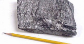 Why does graphite conduct electricity?